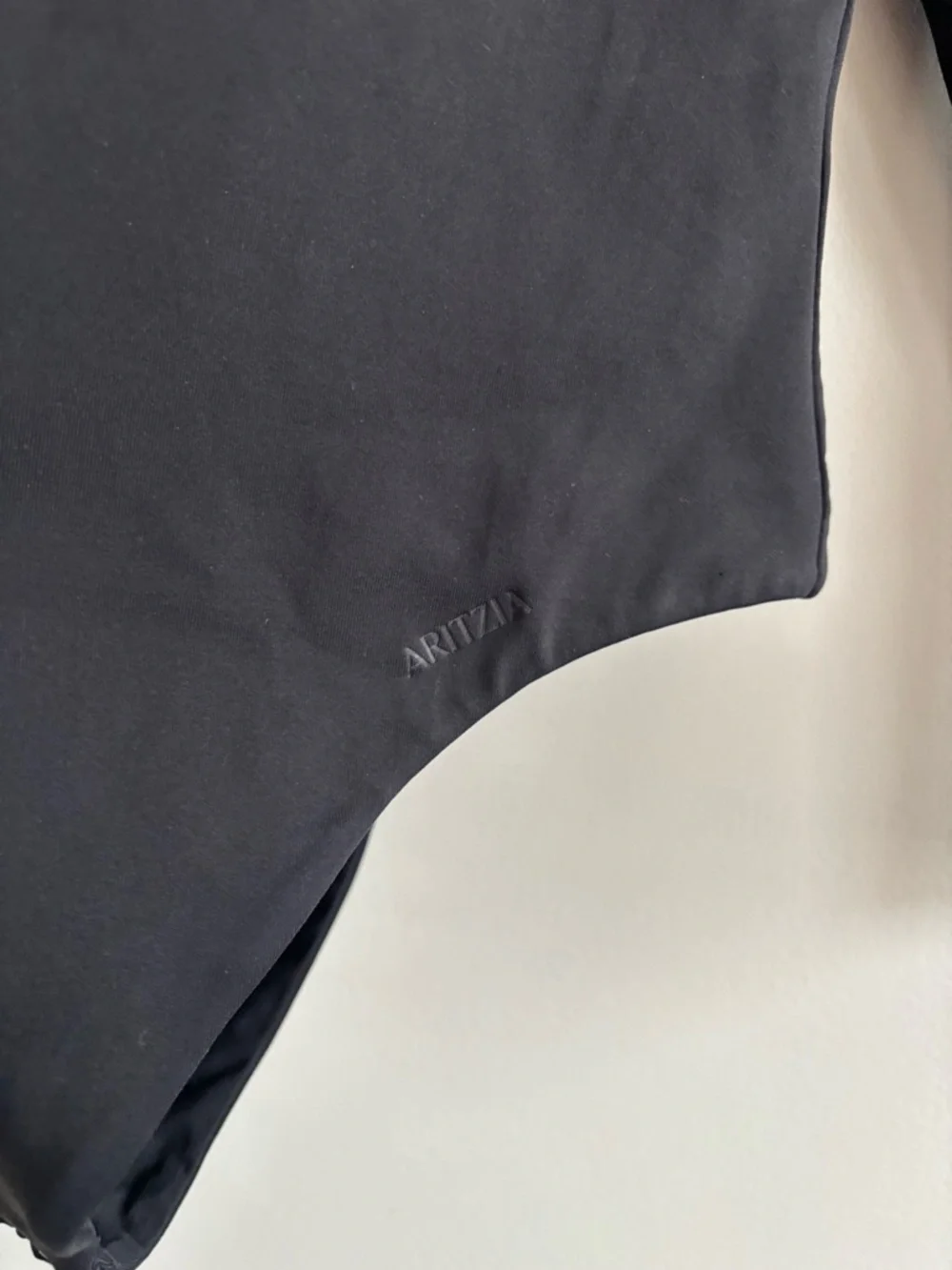 Aritzia Contour Black V-Neck Long Sleeve Bodysuit - Picture 6 of 13